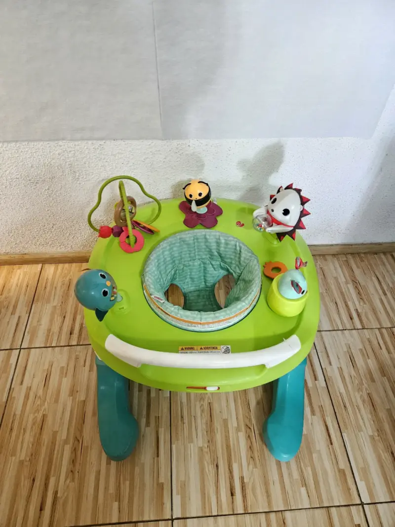 Centro de actividades para bebé con juguetes - 4