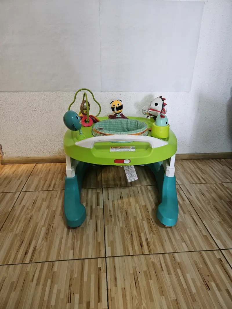 Centro de actividades para bebé con juguetes - 5