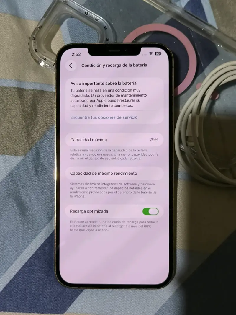 iPhone 12 Pro Max 128GB con funda y cable - 4
