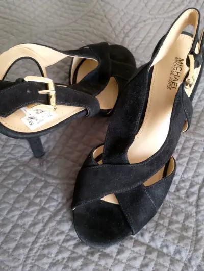 Sandalias de tacón negras Michael Kors elegantes - miniatura 2