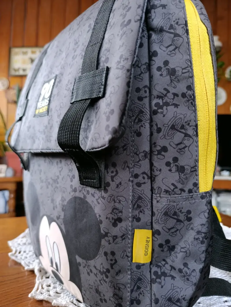 Mochila Mickey Mouse 90 Años Edición Especial - 3