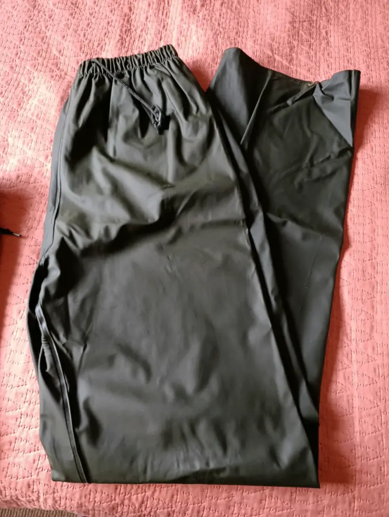 Traje de Agua verde con capucha Talla L - 3