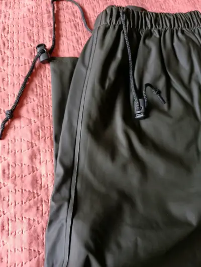 Traje de Agua verde con capucha Talla L - miniatura 4