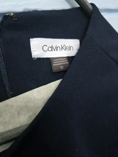 Vestido azul marino Calvin Klein elegante - miniatura 3