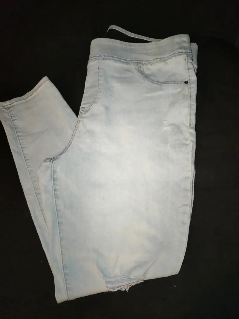 Jeans de mujer desgastado celestes - 2