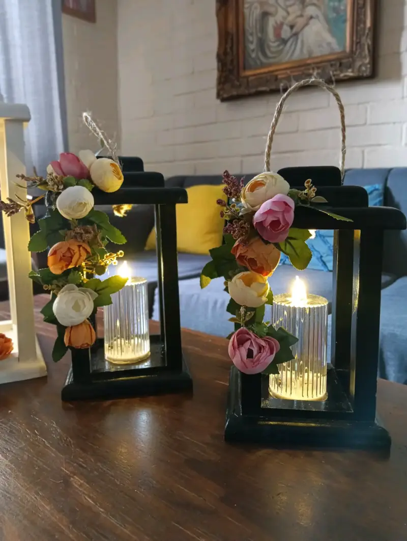 Faroles decorativos con flores y luces LED - 3