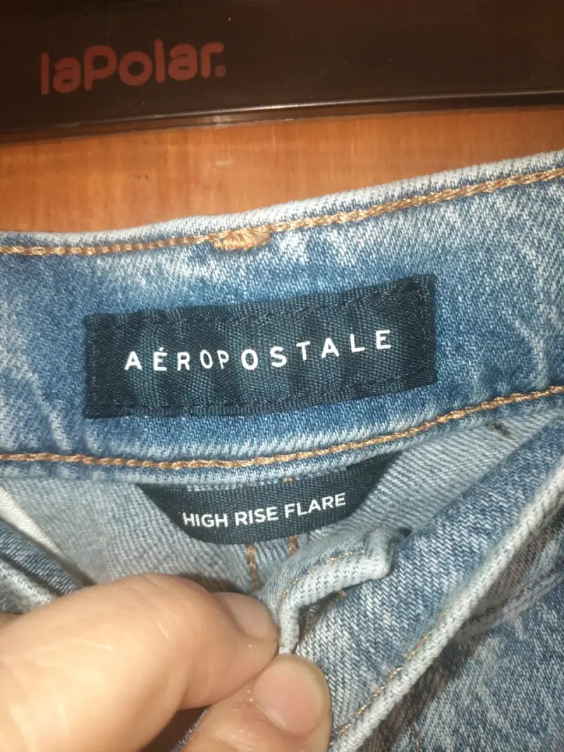 Jeans flare desgastados Aeropostale para mujer - 4