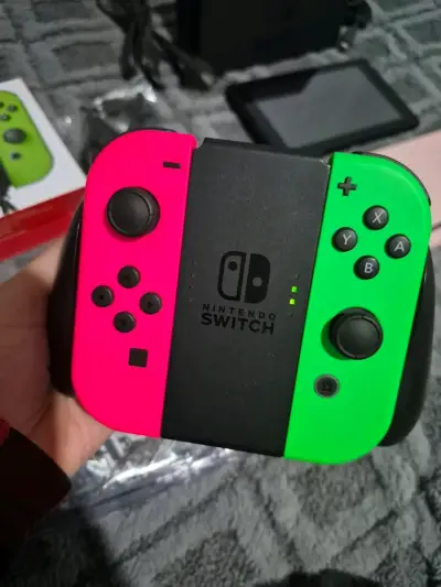 Consola Nintendo Switch con Accesorios - miniatura 1