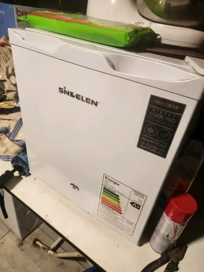 Frigobar Sindelen con tecnología de enfriamiento - miniatura 1