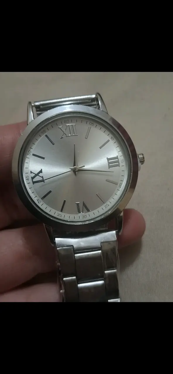Reloj de pulsera metálico clásico - 1