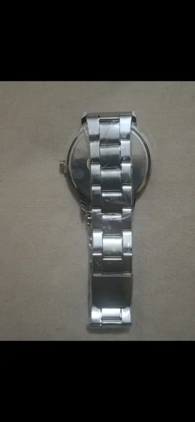 Reloj de pulsera metálico clásico - miniatura 3