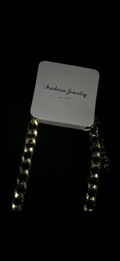 Collar dorado con colgante de leopardo - miniatura 3
