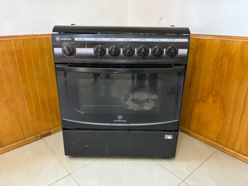 Cocina a gas Mademsa con horno y 6 quemadores - 4