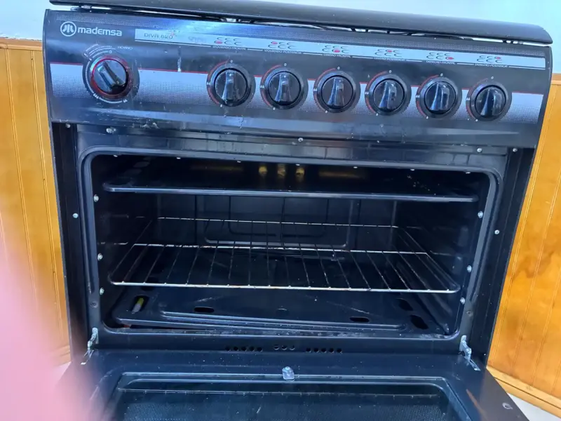 Cocina a gas Mademsa con horno y 6 quemadores - 5