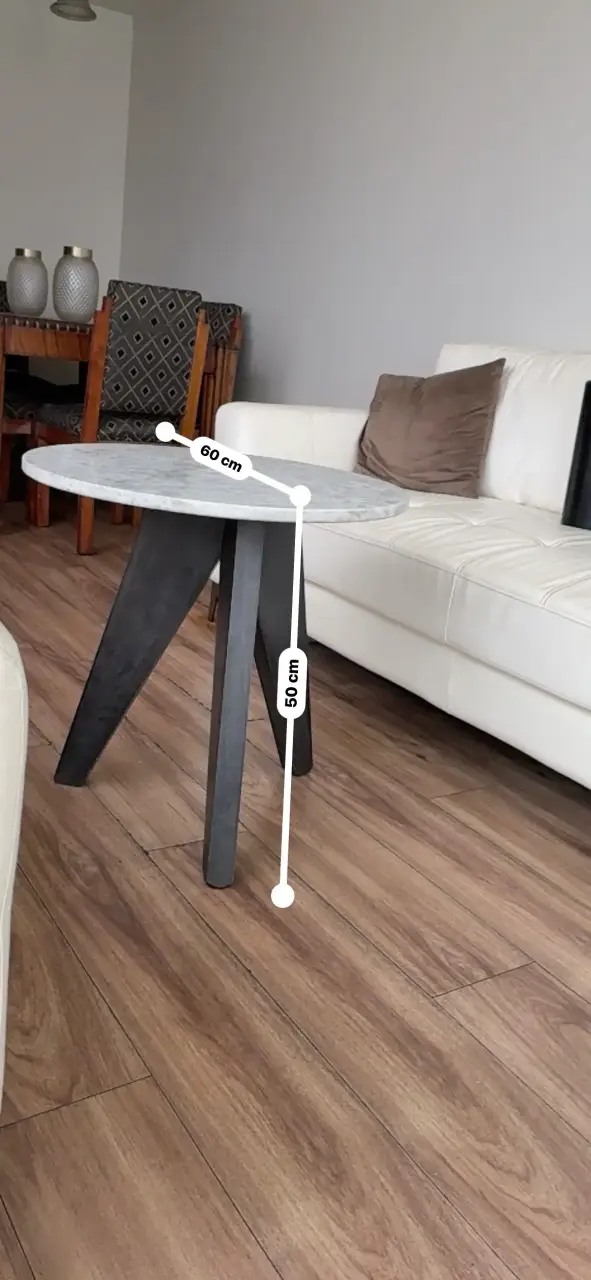 Mesa de centro redonda de mármol carrara y madera - 1