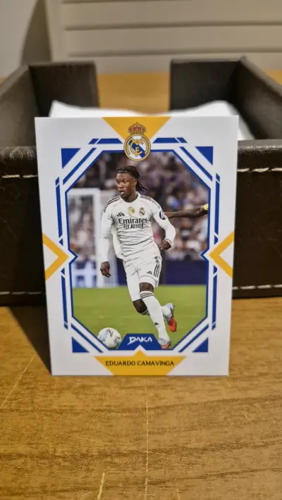 Tarjeta coleccionable Eduardo Camavinga Real Madrid - miniatura 1