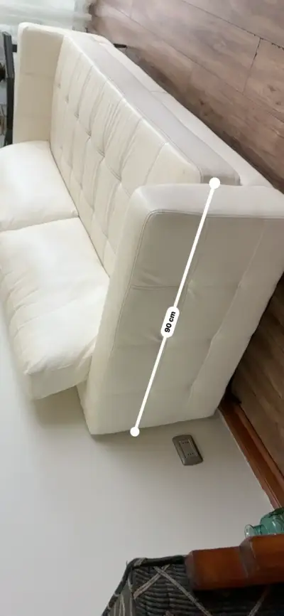 Sofá de Cuero Blanco en Buen Estado - miniatura 3