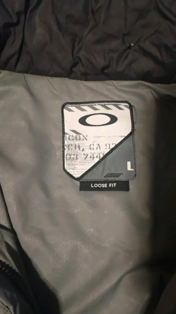 Chaqueta impermeable Oakley gris y negra - 5