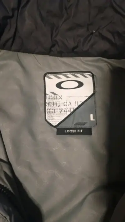 Chaqueta impermeable Oakley gris y negra - miniatura 5