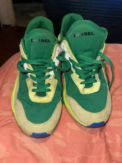 Zapatillas deportivas Diesel verdes y amarillas - miniatura 1