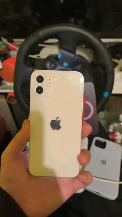iPhone 12 de 64GB en buen estado - miniatura 1