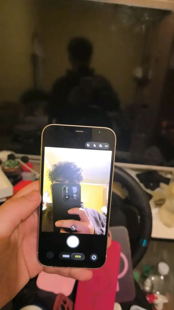 iPhone 12 de 64GB en buen estado - 5