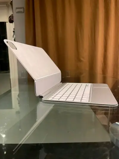 Teclado Apple Magic para iPad Pro 11 pulgadas - miniatura 4