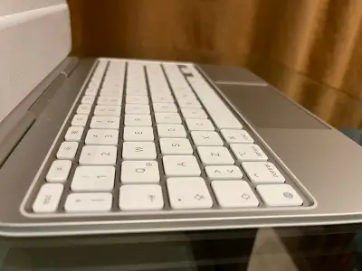 Teclado Apple Magic para iPad Pro 11 pulgadas - miniatura 6