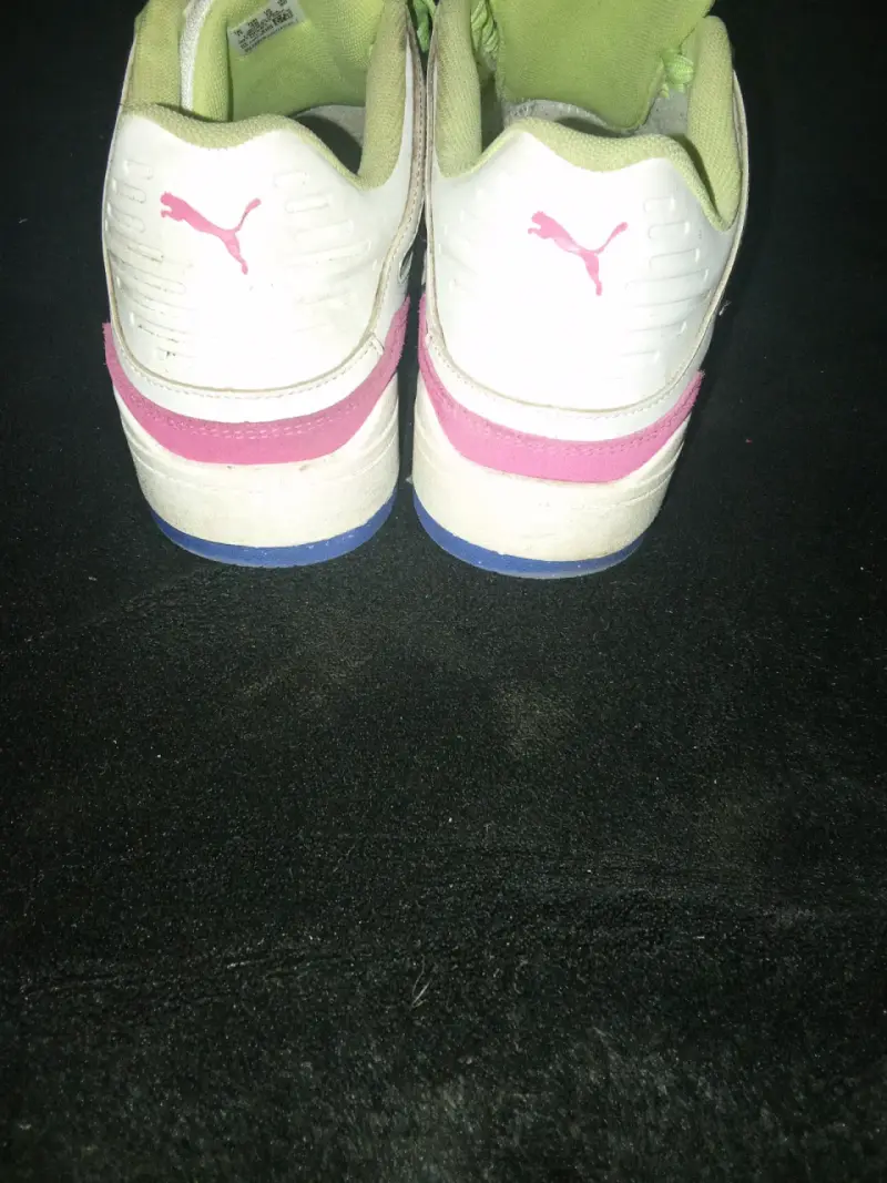 Zapatillas deportivas blancas con detalles coloridos - 5