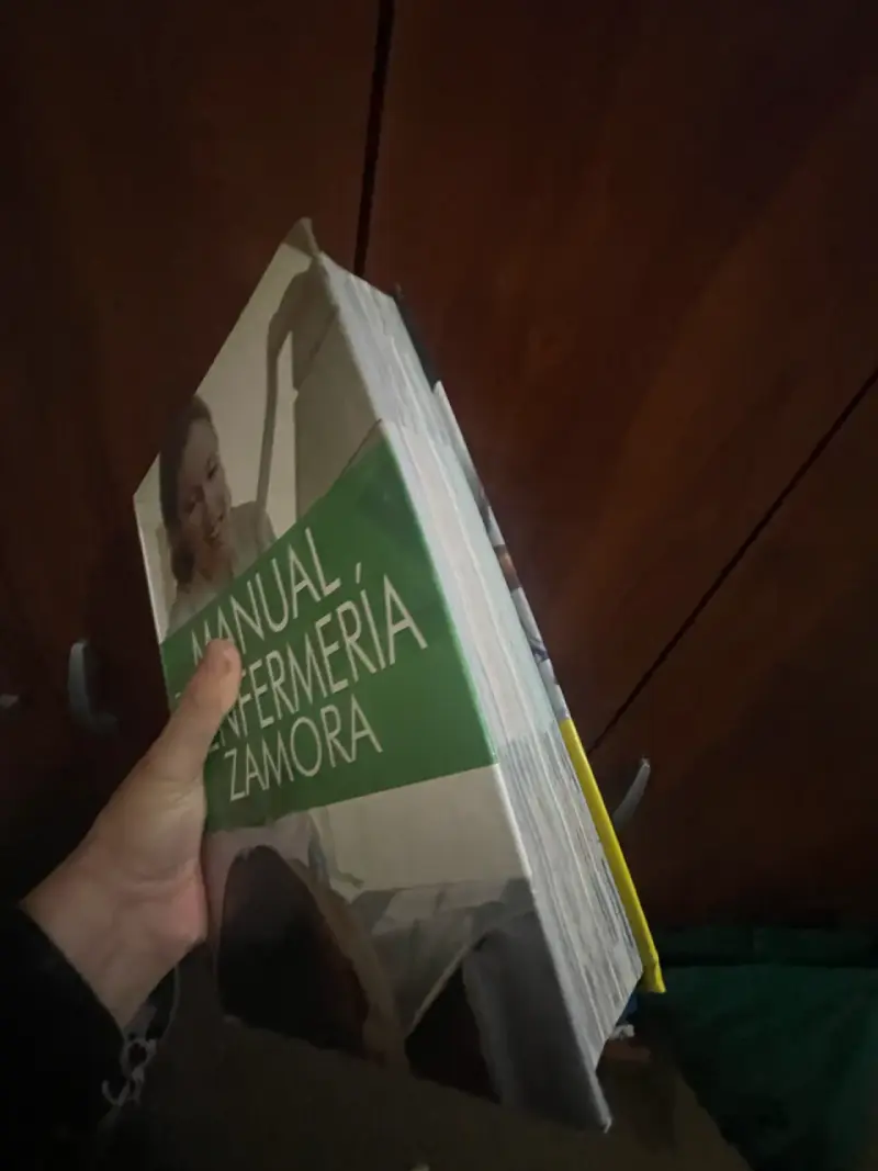 Manual de Enfermería Zamora en buen estado - 2