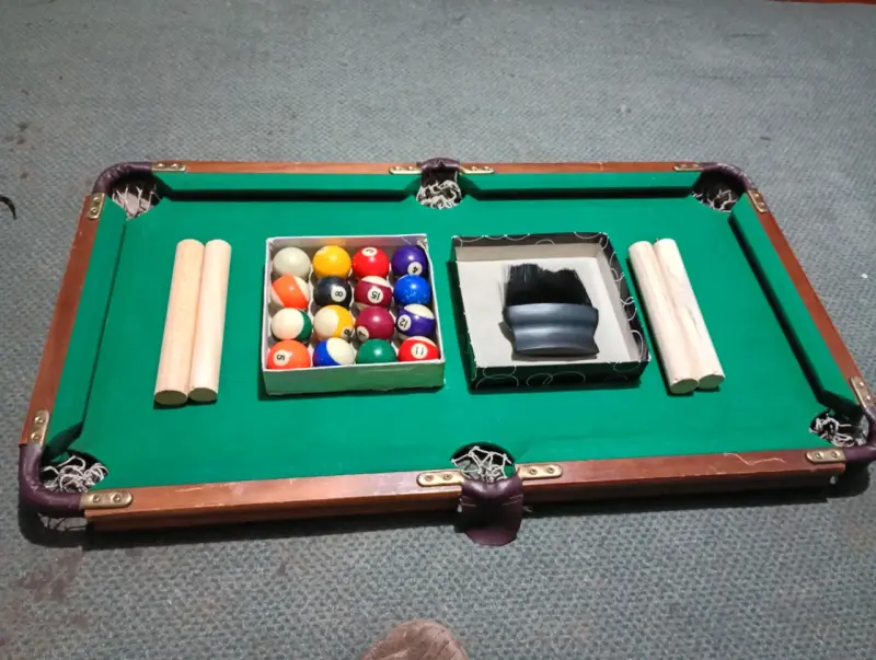 Mini Mesa de pool con bolas - 1