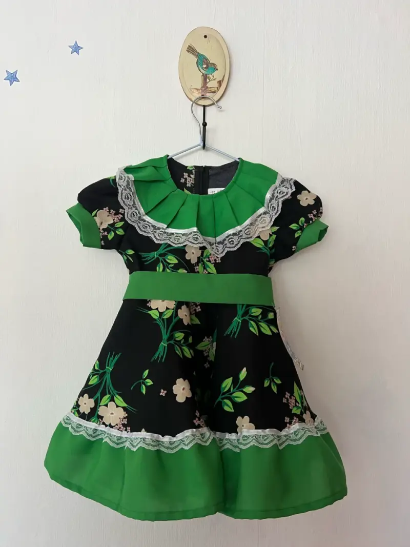 Vestido infantil floral negro y verde con encaje - 2