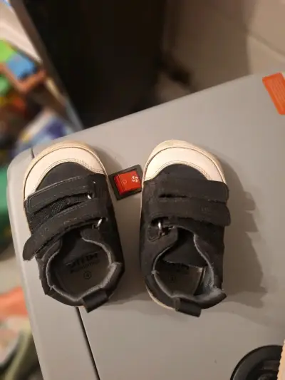 Zapatillas para bebé Uma negras talla 4 con velcro - miniatura 1