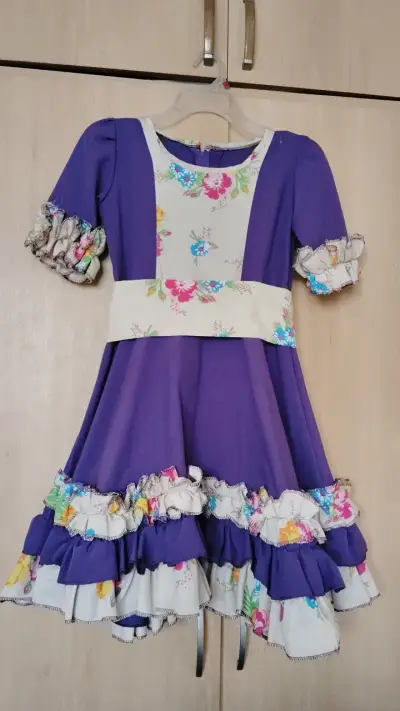 Vestido infantil morado con estampado floral - miniatura 1