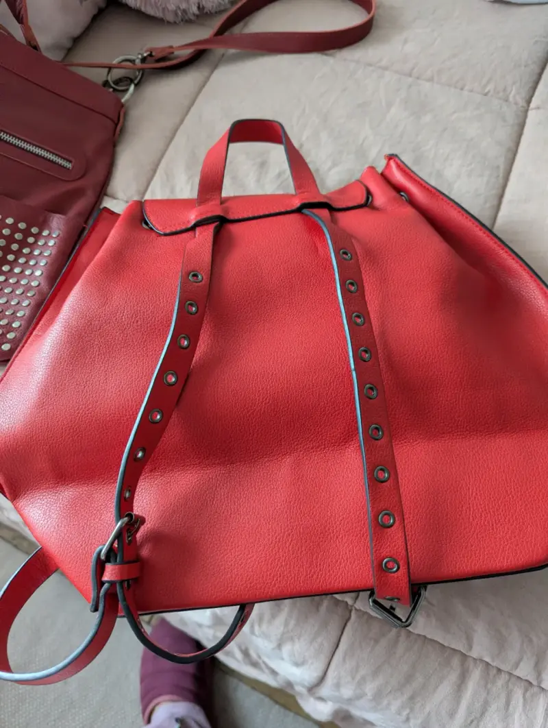 Mochila roja de cuero sintético elegante - 2
