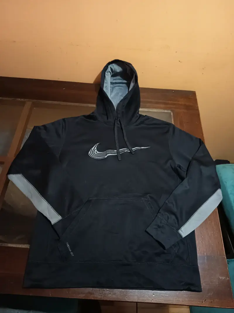 Polerón con capucha Nike Therma-Fit negro - 1