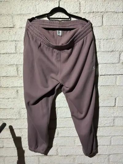 Pantalones deportivos Adidas color lila para mujer - miniatura 1