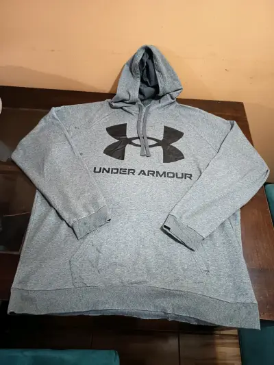 Polerón Under Armour gris talla 3XL - miniatura 1