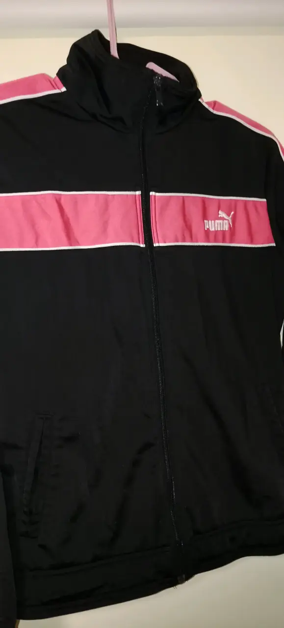 Chaqueta deportiva negra y rosa Puma