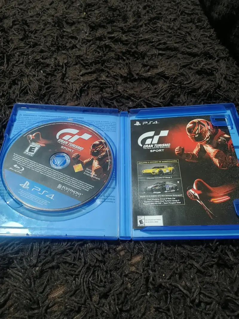 Juegos PS4 Gran Turismo Sport y Metal Gear Solid V - 6