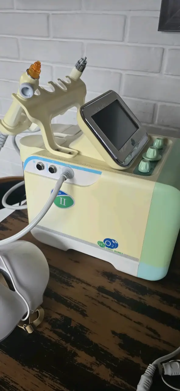Máquina de Hidrodermoabrasión Multifuncional - 2