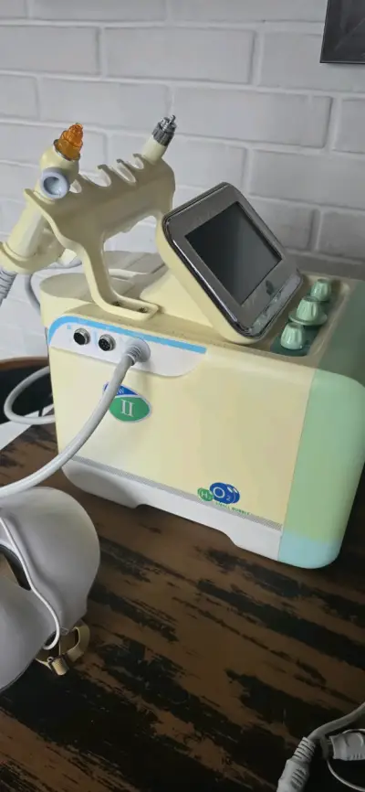 Máquina de Hidrodermoabrasión Multifuncional - miniatura 2