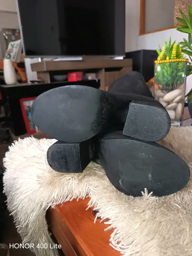 Botas Negras de Cuero con Tacón Alto - 6