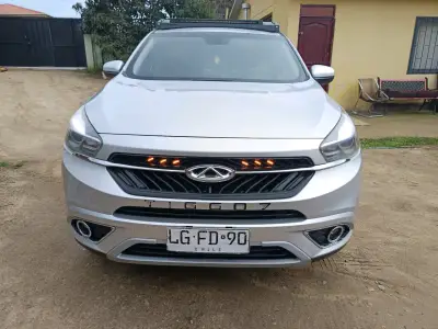 SUV Chery Tiggo 7 Turbo en buen estado - miniatura 2