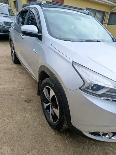 SUV Chery Tiggo 7 Turbo en buen estado - miniatura 6