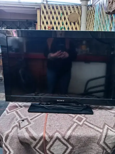 Televisor Sony Bravia 32 pulgadas en buen estado - miniatura 1