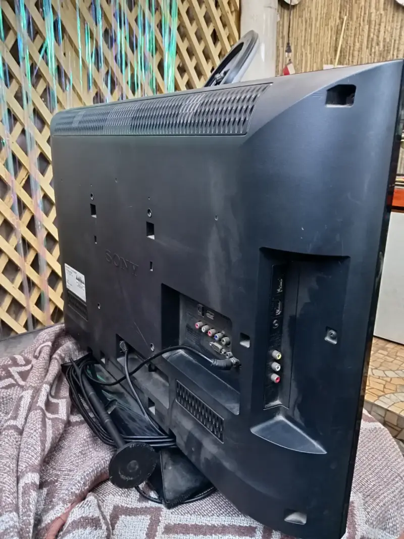 Televisor Sony Bravia 32 pulgadas en buen estado - 2