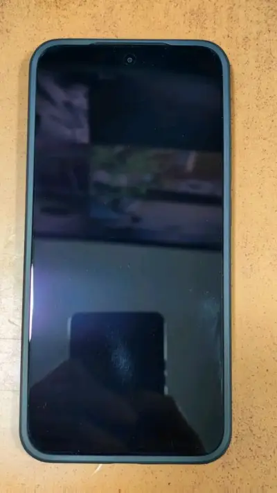 Smartphone Redmi con triple cámara trasera - miniatura 1