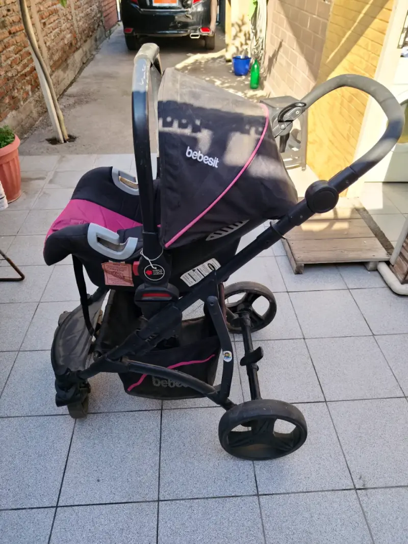 Coche de bebé Bebesit negro y rosado - 1