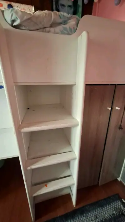 Cama alta con escritorio y estantería para niños - miniatura 1